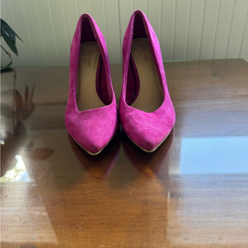 Pink Suede Pointed-Toe Heels - Picture 3 of 3